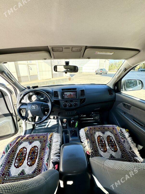 Toyota Hilux 2013 - 440 000 TMT - Туркменабат - img 9