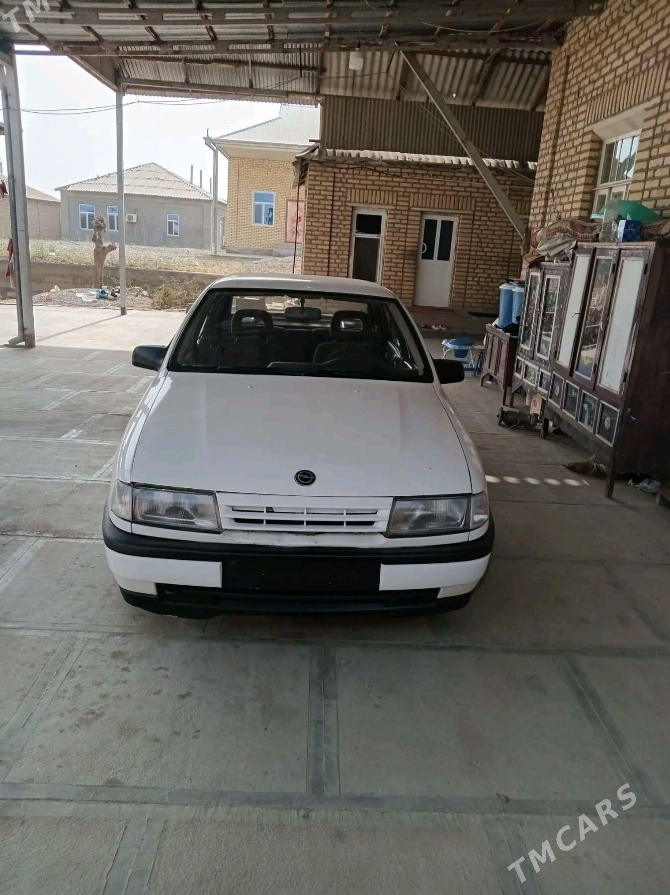 Opel Vectra 1992 - 33 000 TMT - Мары - img 1