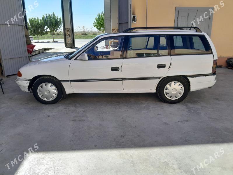 Opel Astra 1992 - 32 000 TMT - Мары - img 1