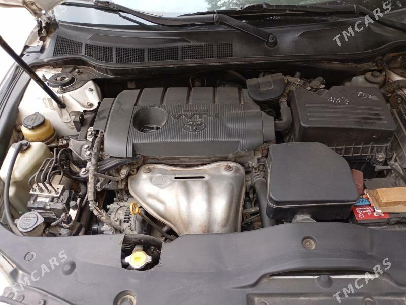 Toyota Camry 2011 - 200 000 TMT - Теджен - img 8
