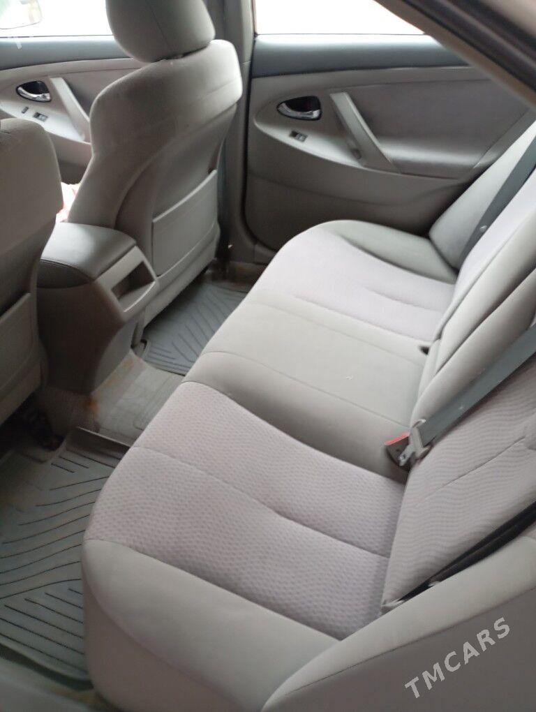 Toyota Camry 2011 - 200 000 TMT - Теджен - img 7