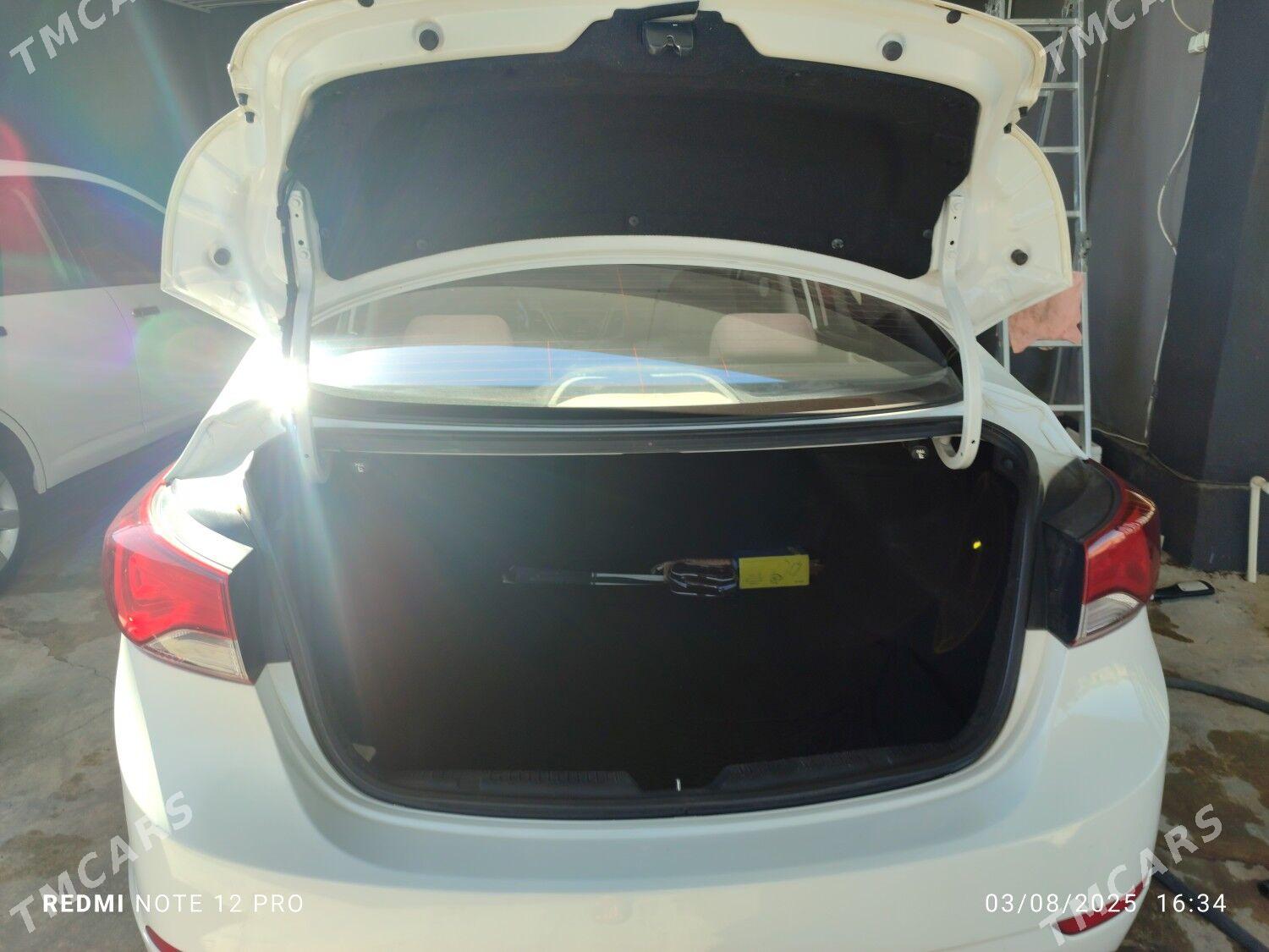 Hyundai Elantra 2014 - 160 000 TMT - Херрикгала - img 4