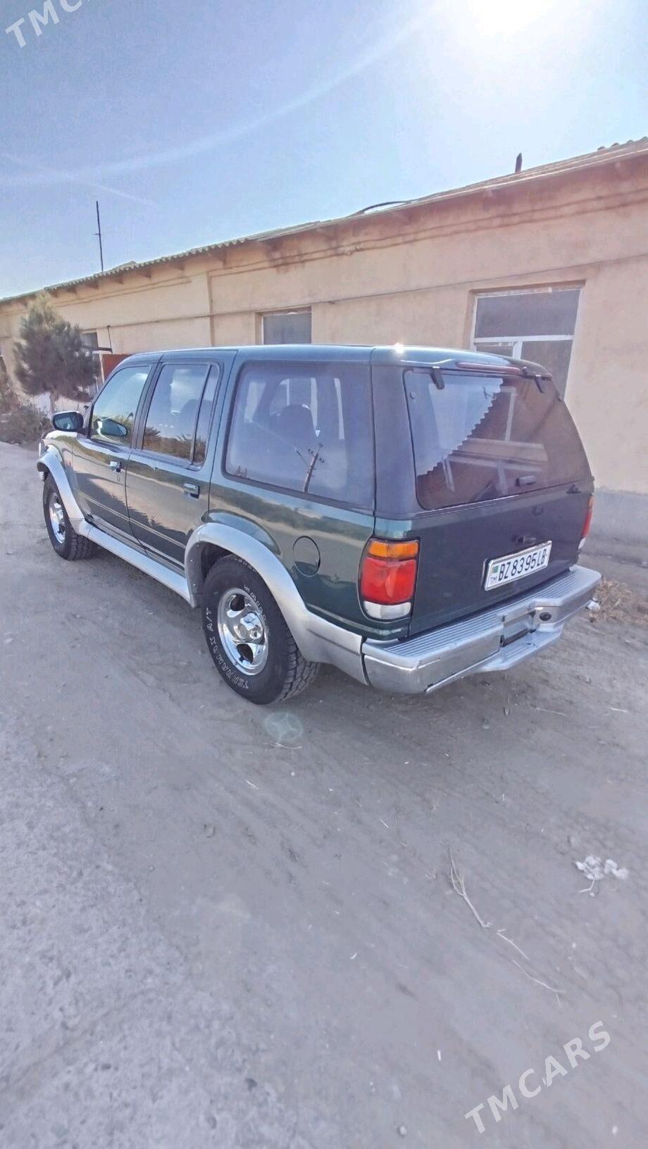 Ford Explorer 1995 - 70 000 TMT - Çärjew - img 4