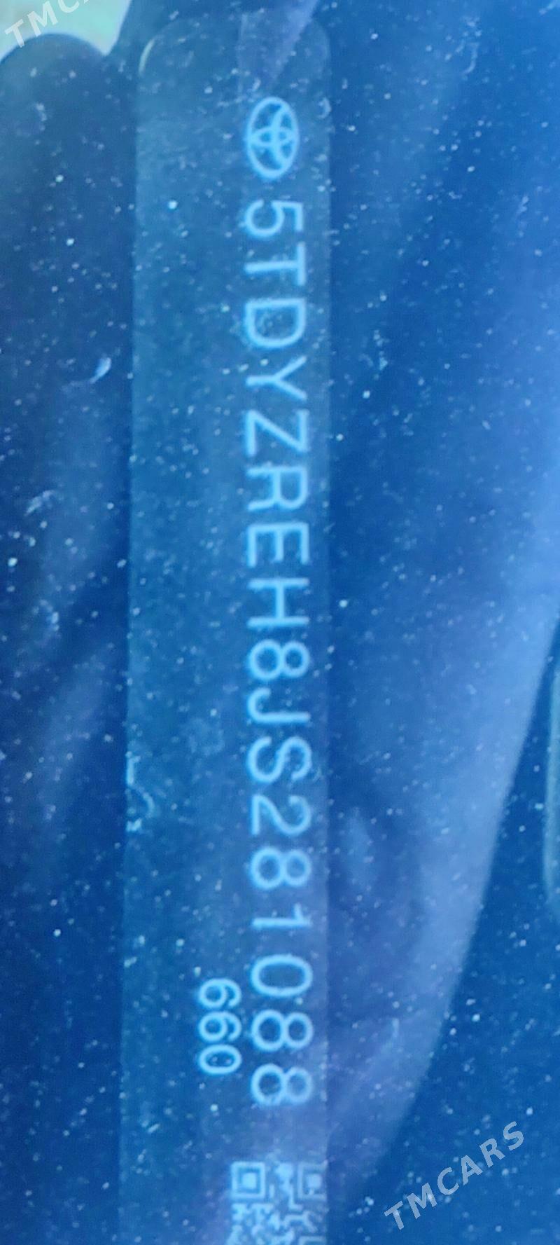 Toyota Highlander 2018 - 445 000 TMT - Ашхабад - img 10