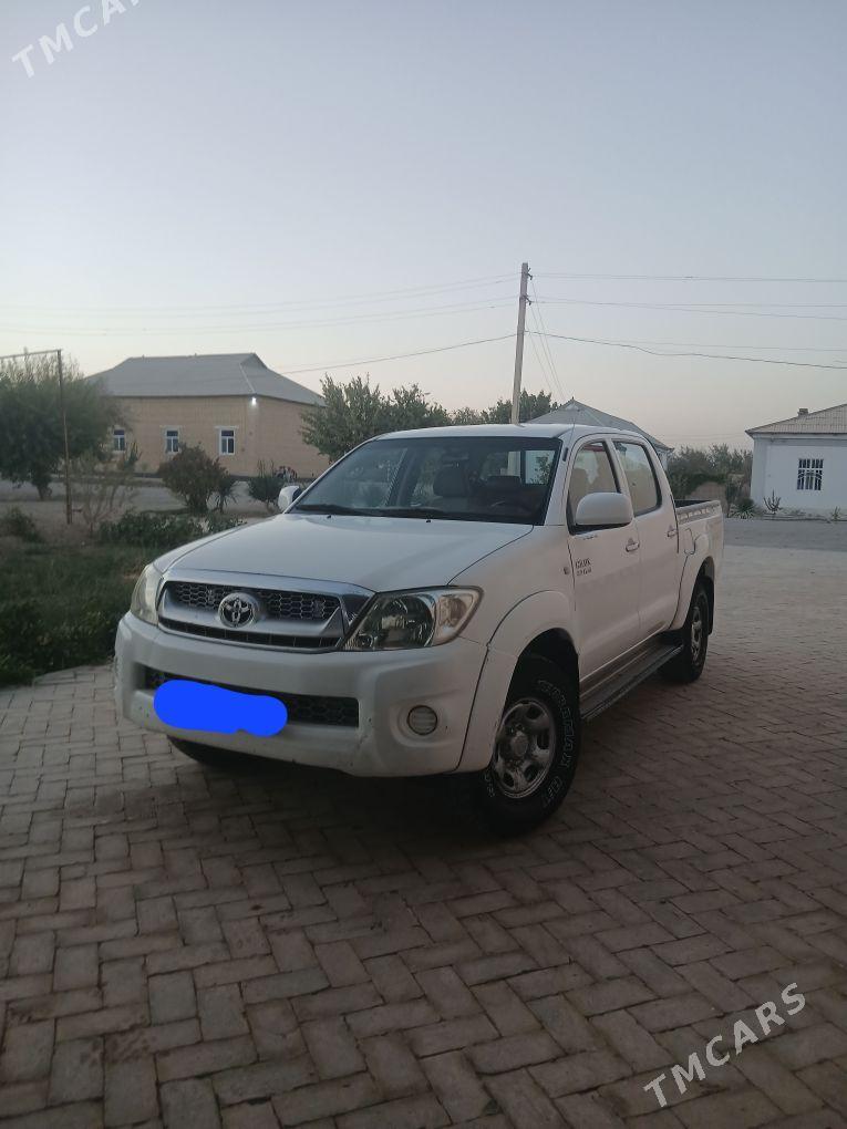 Toyota Hilux 2011 - 280 000 TMT - Туркменгала - img 1