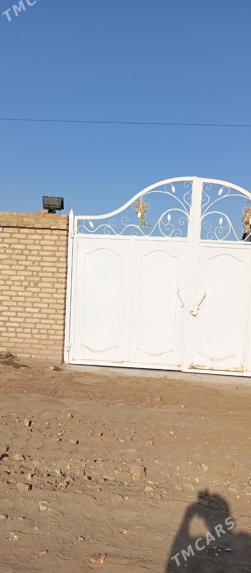 Mellek satlyk. - Байрамали - img 1