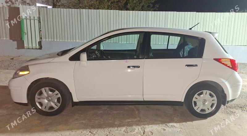 Nissan Versa 2010 - 140 000 TMT - Тязе заман - img 4