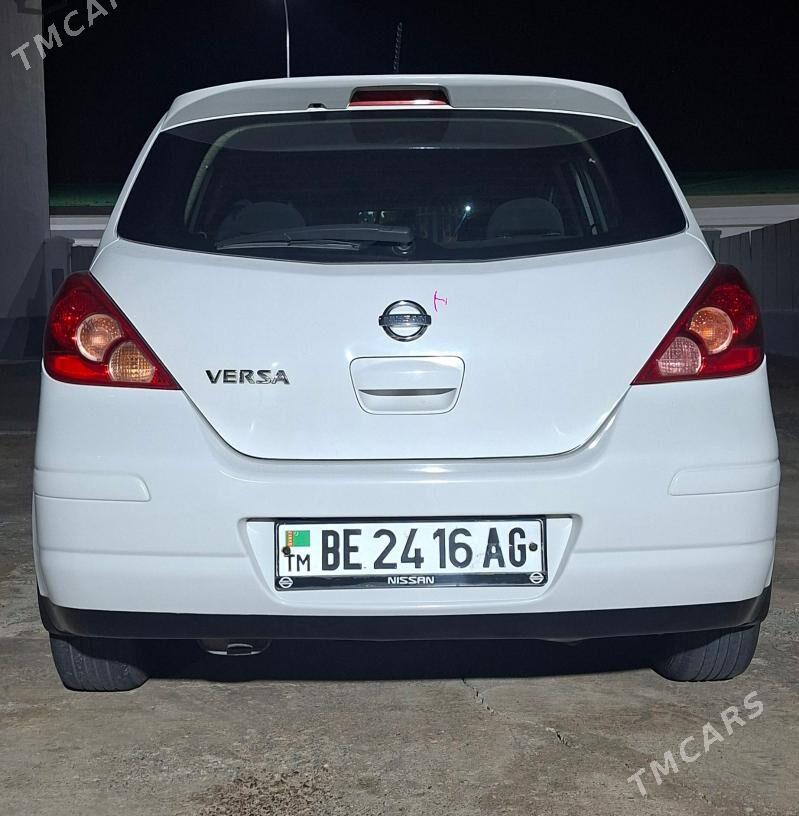 Nissan Versa 2010 - 140 000 TMT - Тязе заман - img 2