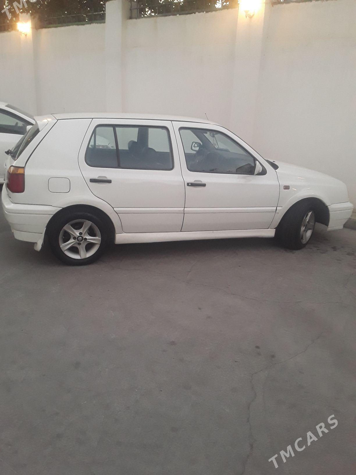 Volkswagen Golf 2001 - 30 000 TMT - Aşgabat - img 1