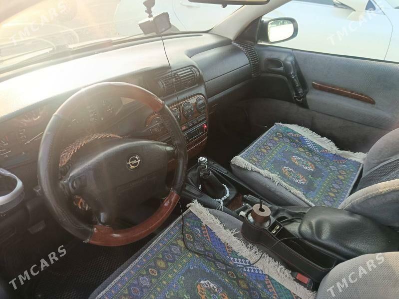 Opel Omega 1995 - 45 000 TMT - Бахарден - img 4