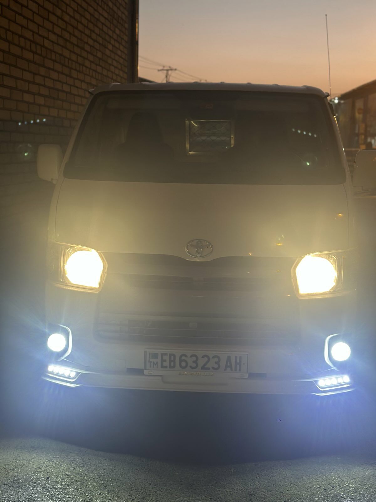 Toyota Hiace 2021 - 415 000 TMT - Мары - img 6