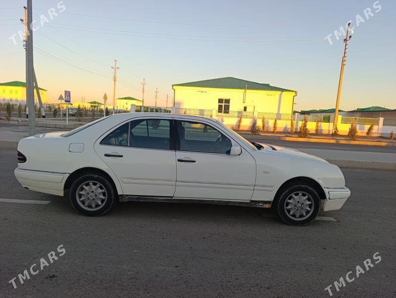 Mercedes-Benz C320 1996 - 60 000 TMT - Кёнеургенч - img 1