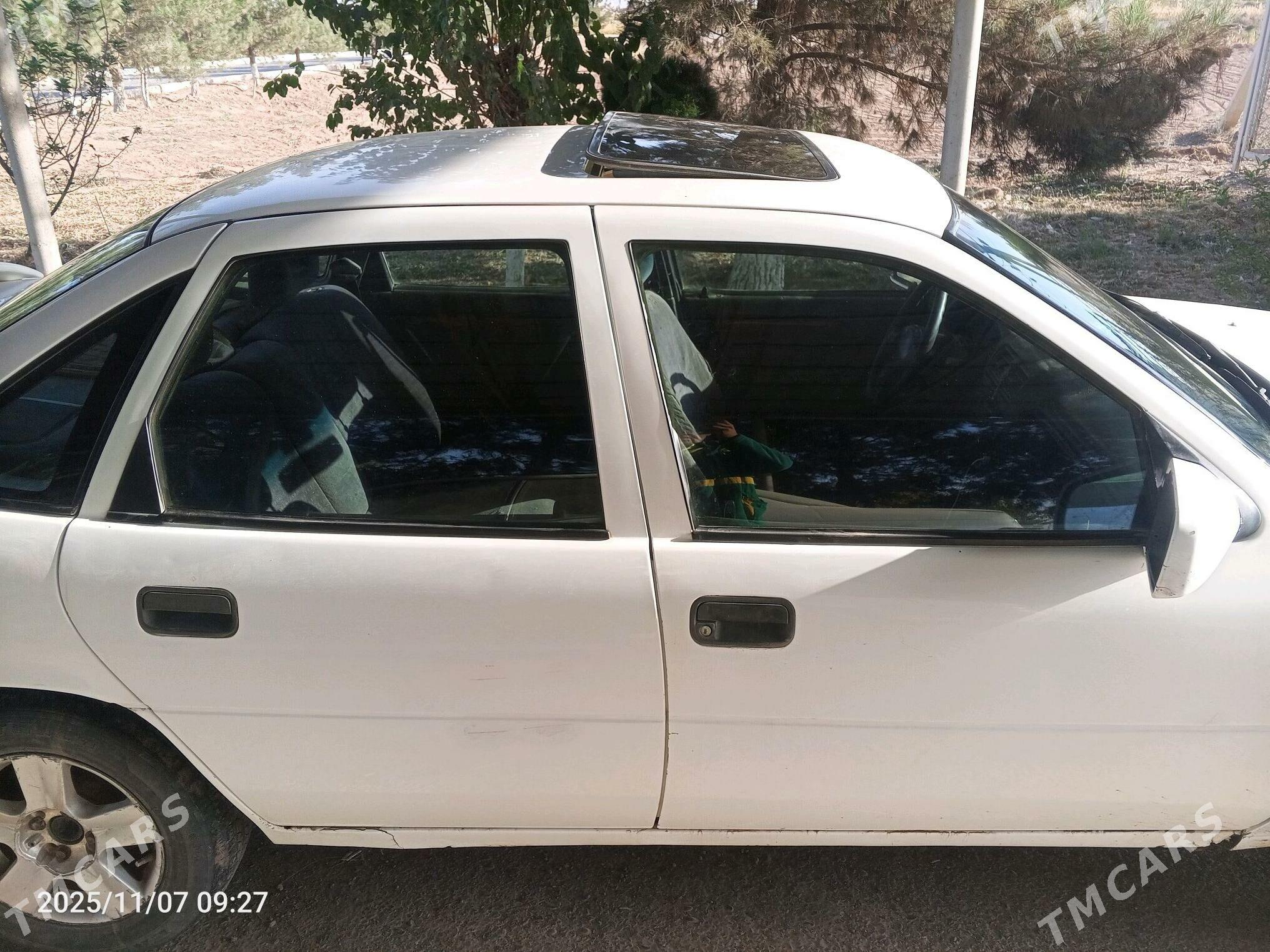 Opel Vectra 1992 - 30 000 TMT - Sarahs - img 4