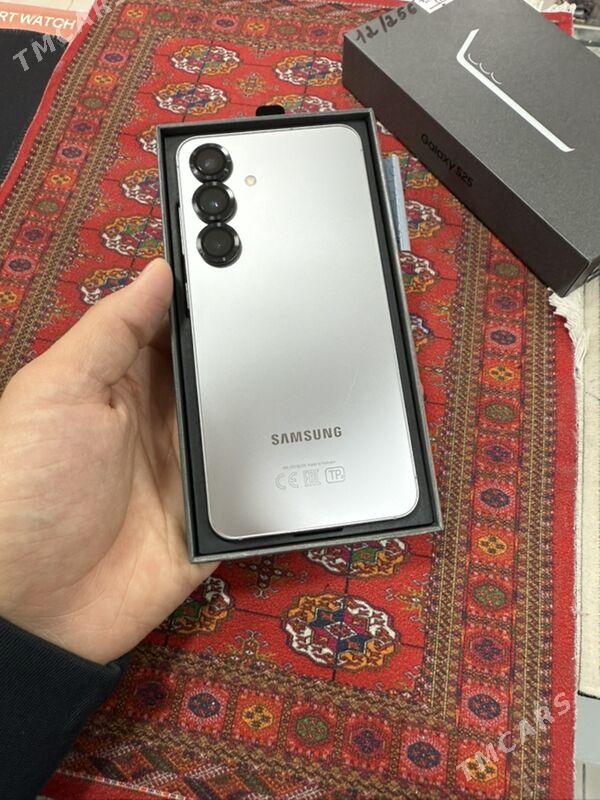 Samsung S25 - Mary - img 2