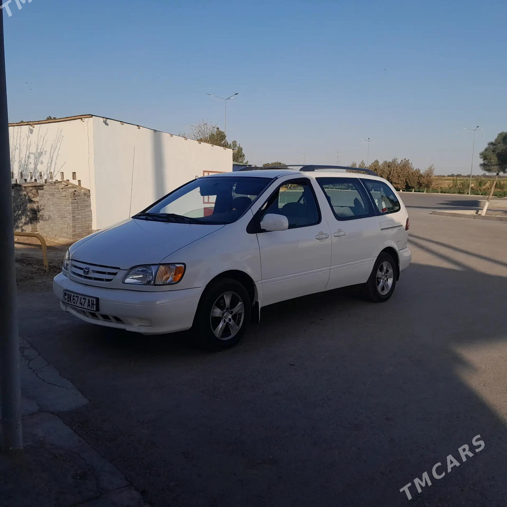 Toyota Sienna 2002 - 150 000 TMT - Теджен - img 2