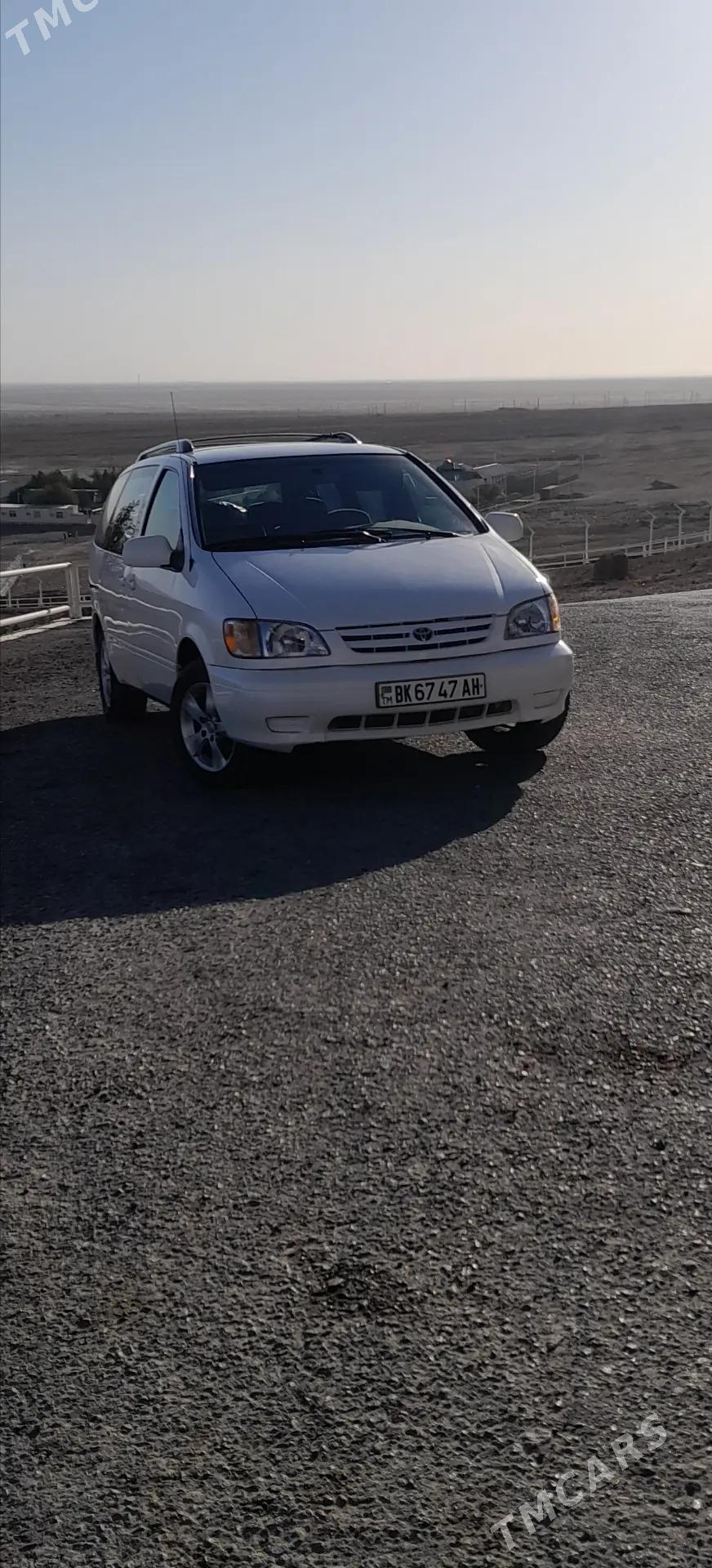 Toyota Sienna 2002 - 150 000 TMT - Теджен - img 6