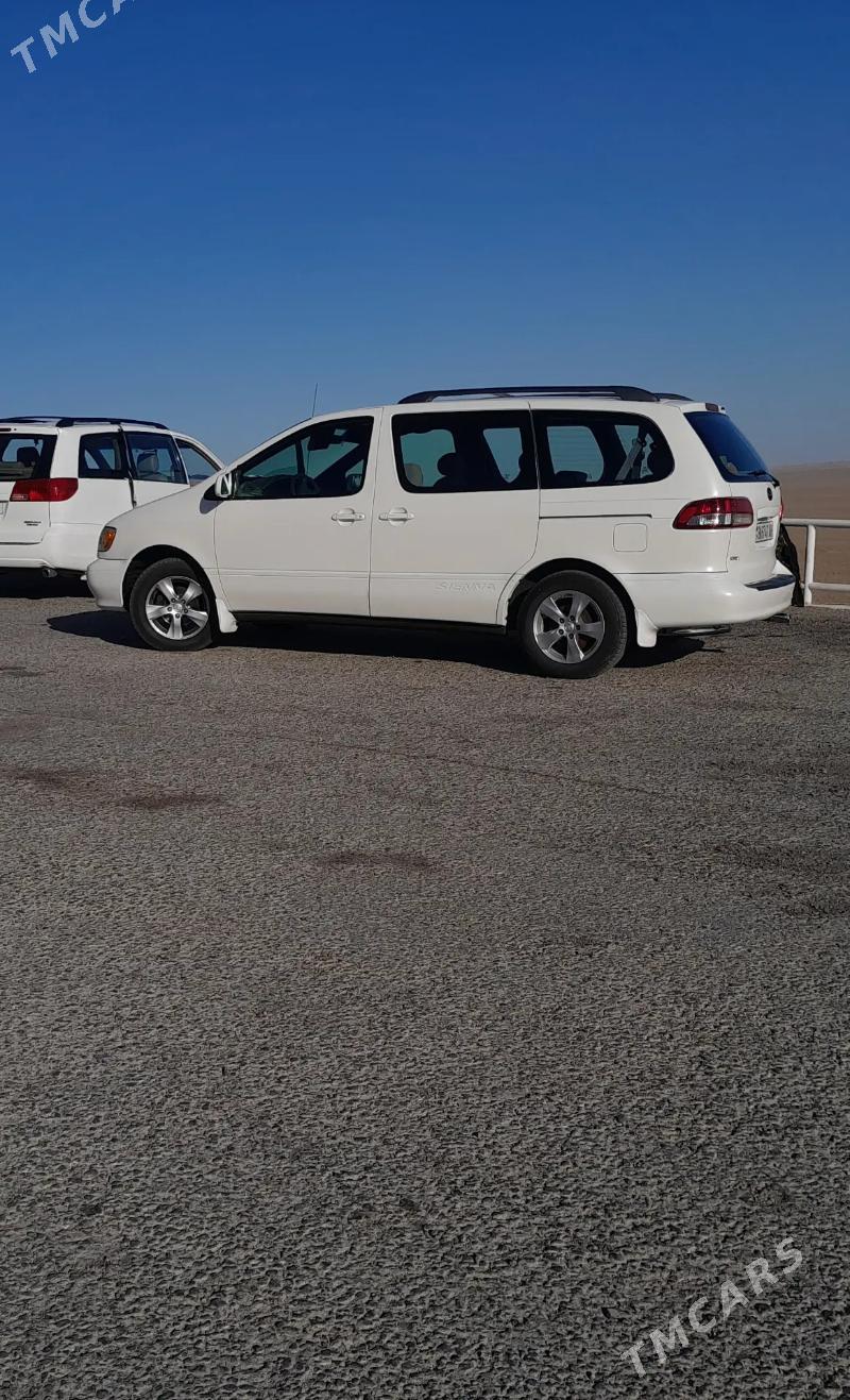 Toyota Sienna 2002 - 150 000 TMT - Теджен - img 8