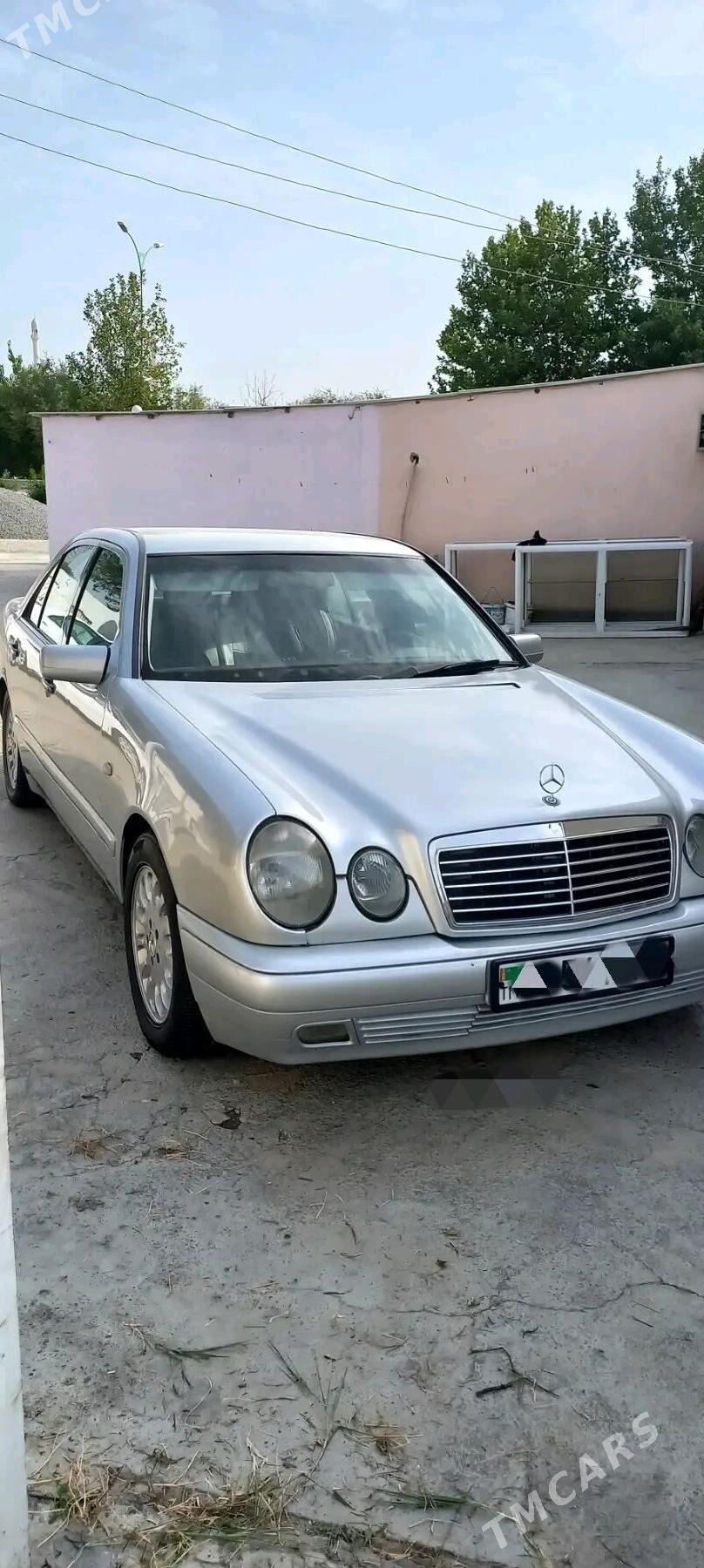 Mercedes-Benz E-Class 1998 - 90 000 TMT - Бахарден - img 3