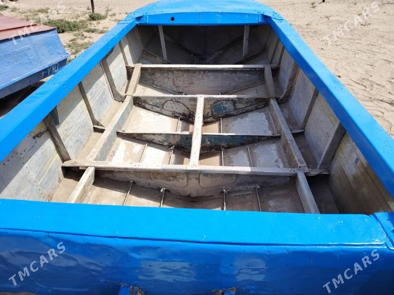 Lodka oka Лодка ока - Hazar - img 2