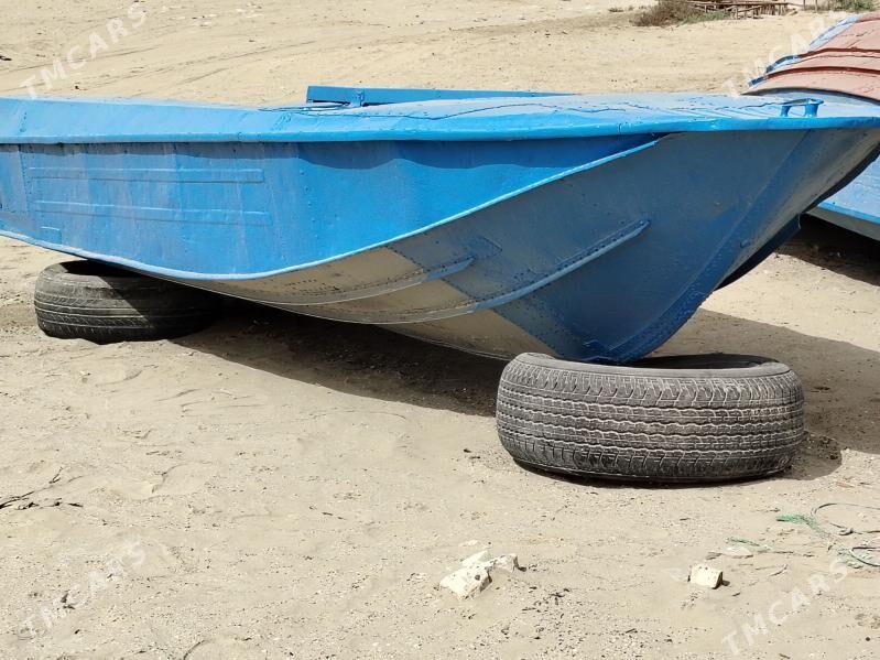 Lodka oka Лодка ока - Hazar - img 1