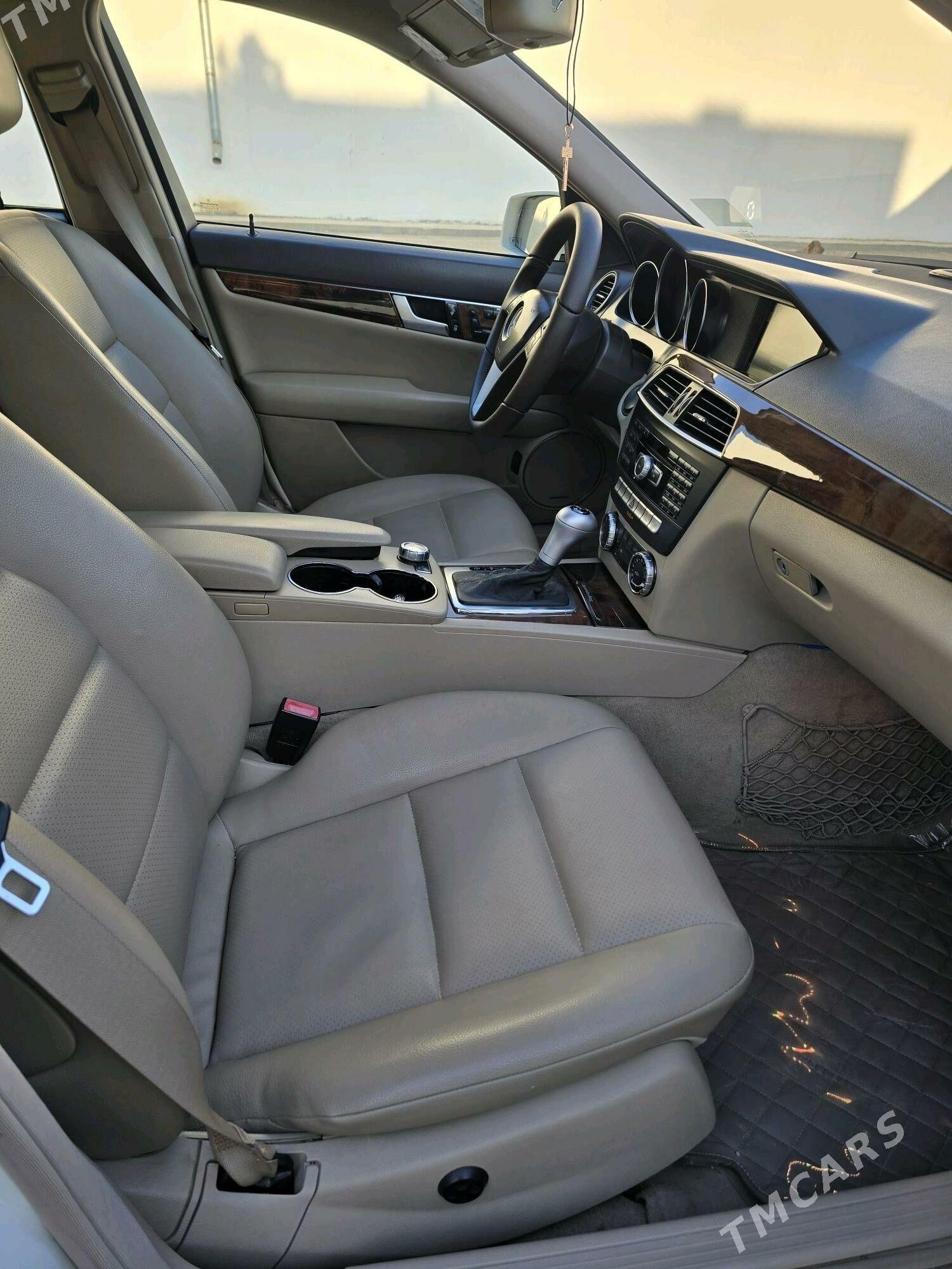 Mercedes-Benz C350 2012 - 234 000 TMT - Aşgabat - img 7