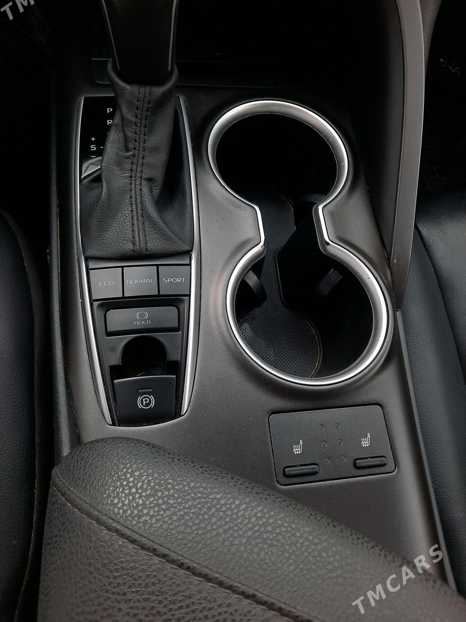 Toyota Camry 2022 - 380 000 TMT - Мары - img 3