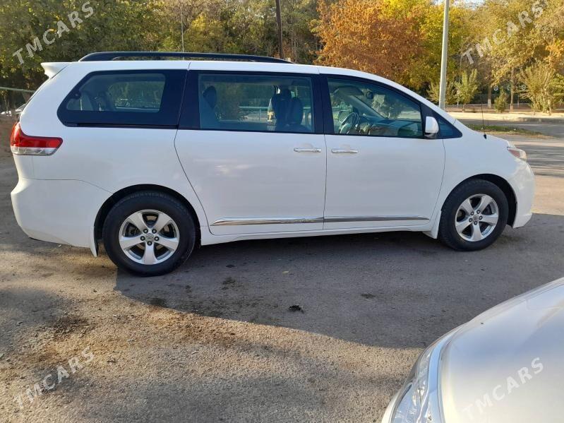 Toyota Sienna 2011 - 280 000 TMT - Ашхабад - img 1