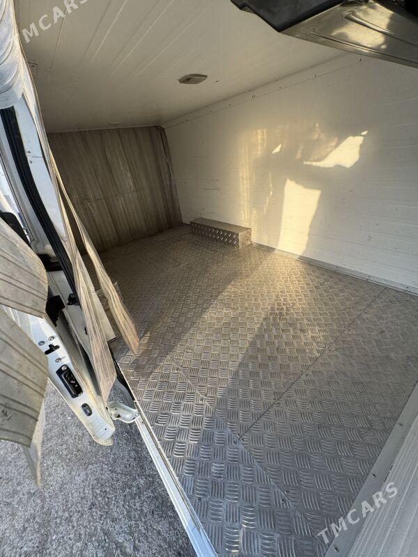 Nissan Urvan 2023 - 340 000 TMT - Мары - img 8