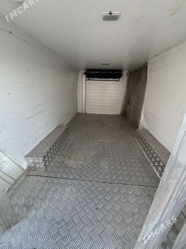 Nissan Urvan 2023 - 340 000 TMT - Мары - img 9