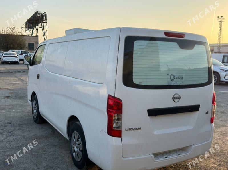 Nissan Urvan 2023 - 340 000 TMT - Мары - img 5