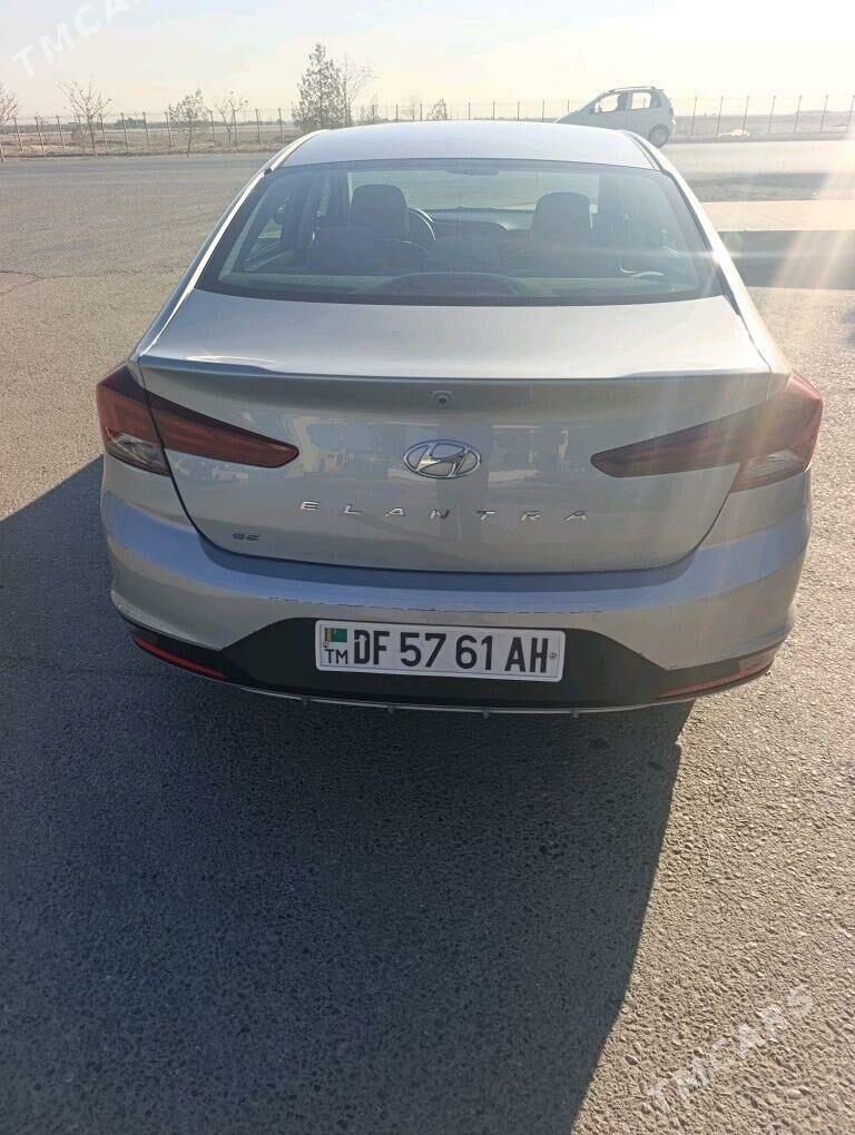 Hyundai Elantra 2020 - 235 000 TMT - Büzmeýin - img 5
