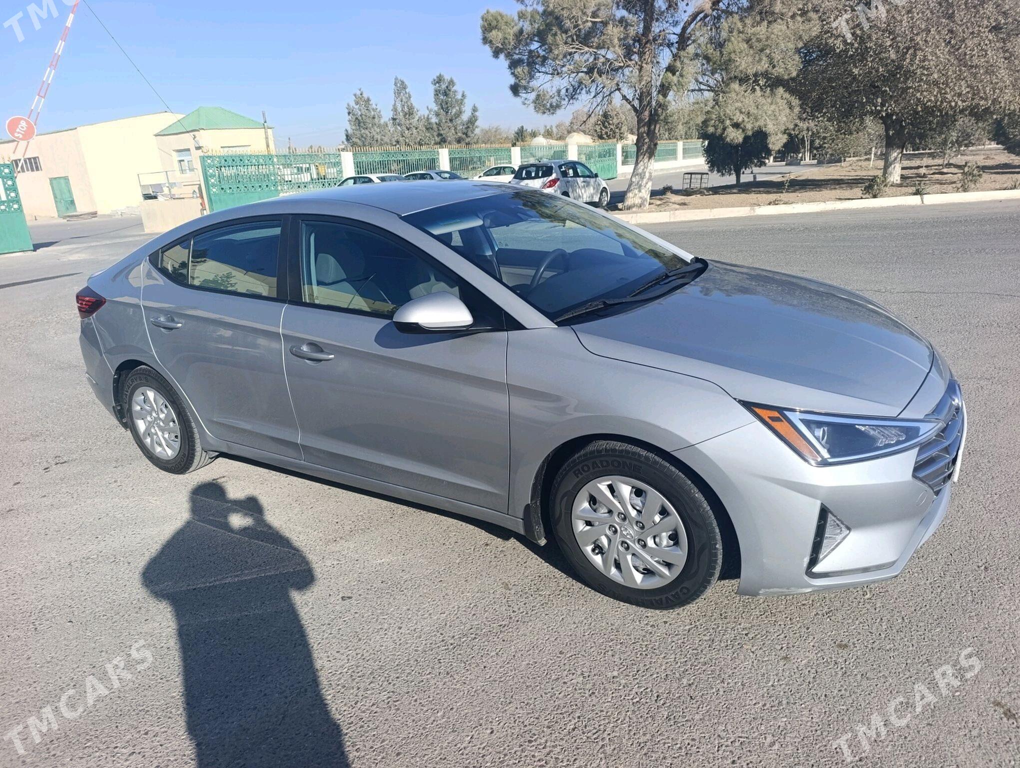 Hyundai Elantra 2020 - 235 000 TMT - Büzmeýin - img 10