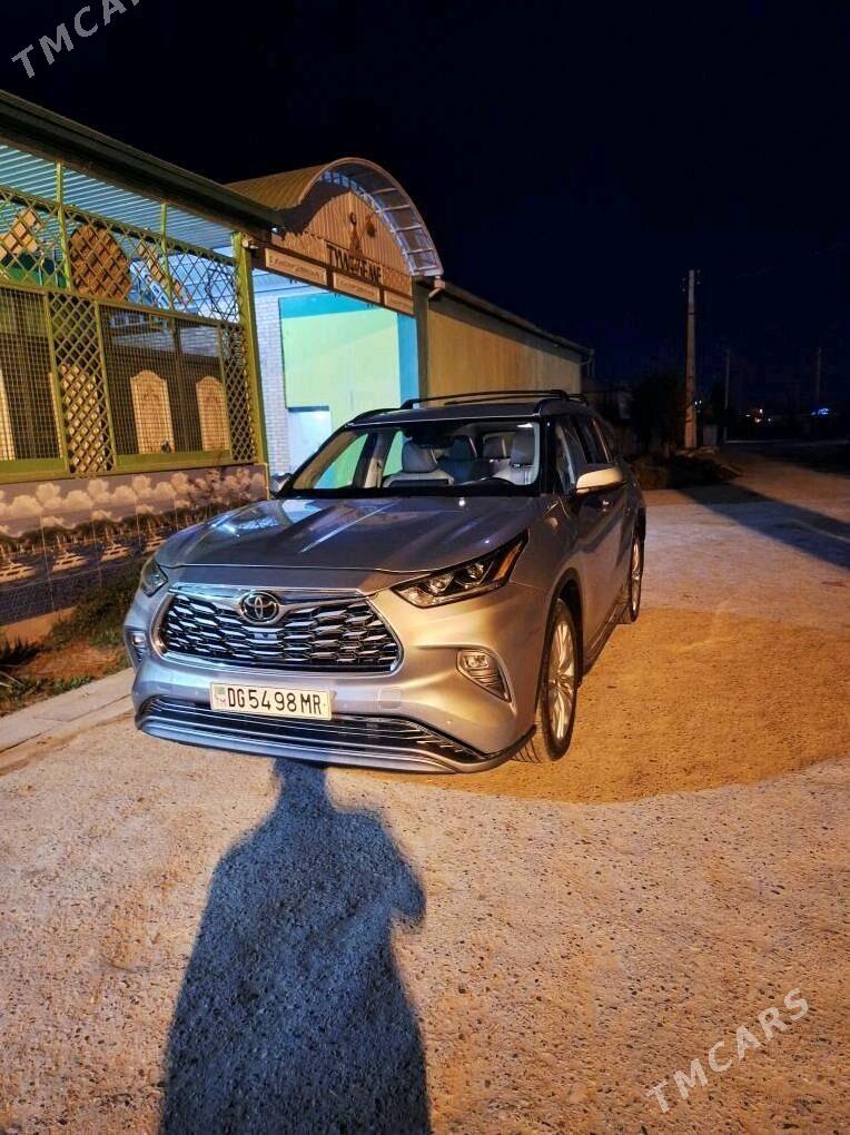 Toyota Highlander 2022 - 700 000 TMT - Baýramaly - img 1