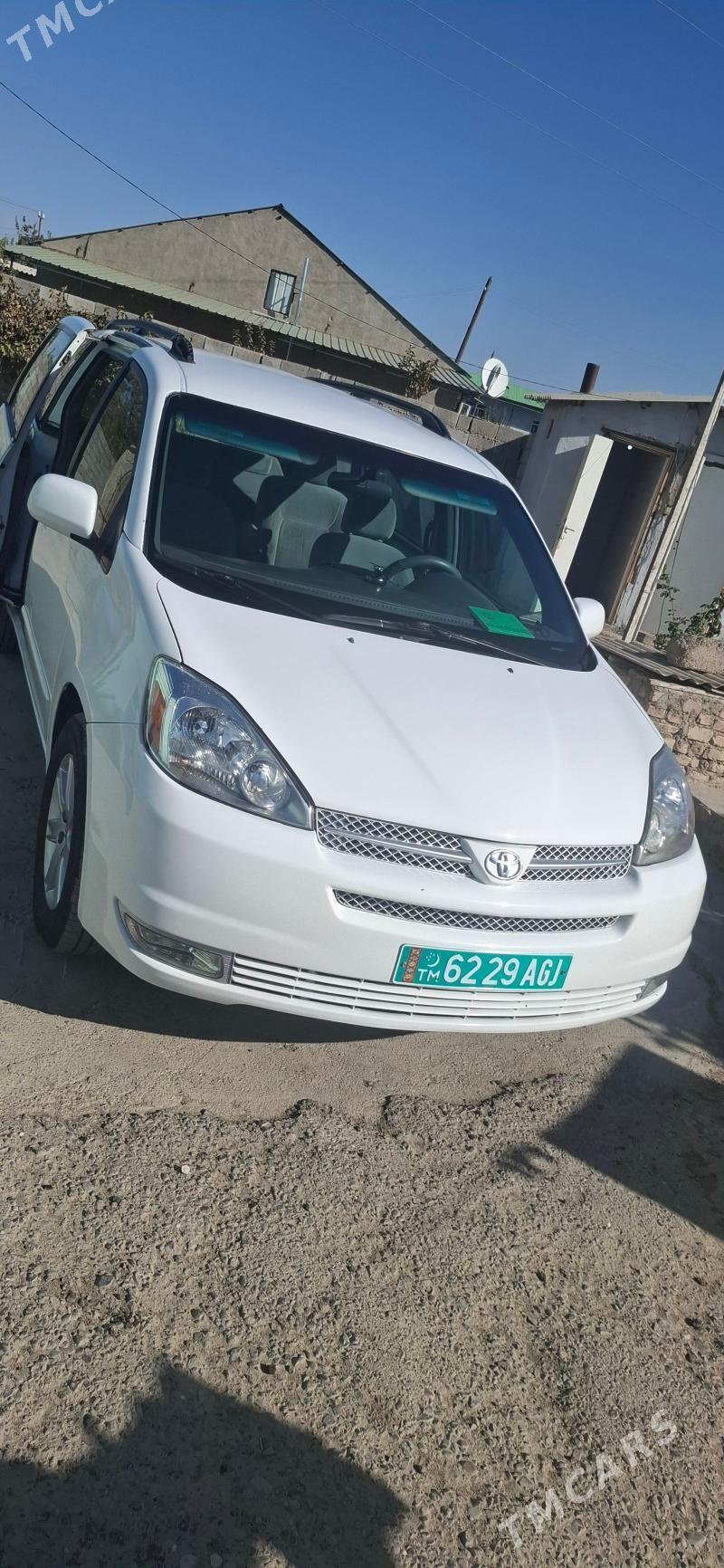 Toyota Sienna 2005 - 230 000 TMT - Мир 5 - img 2