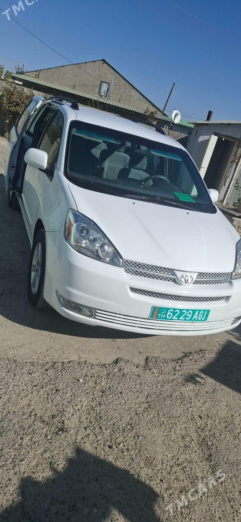 Toyota Sienna 2005 - 230 000 TMT - Мир 5 - img 3