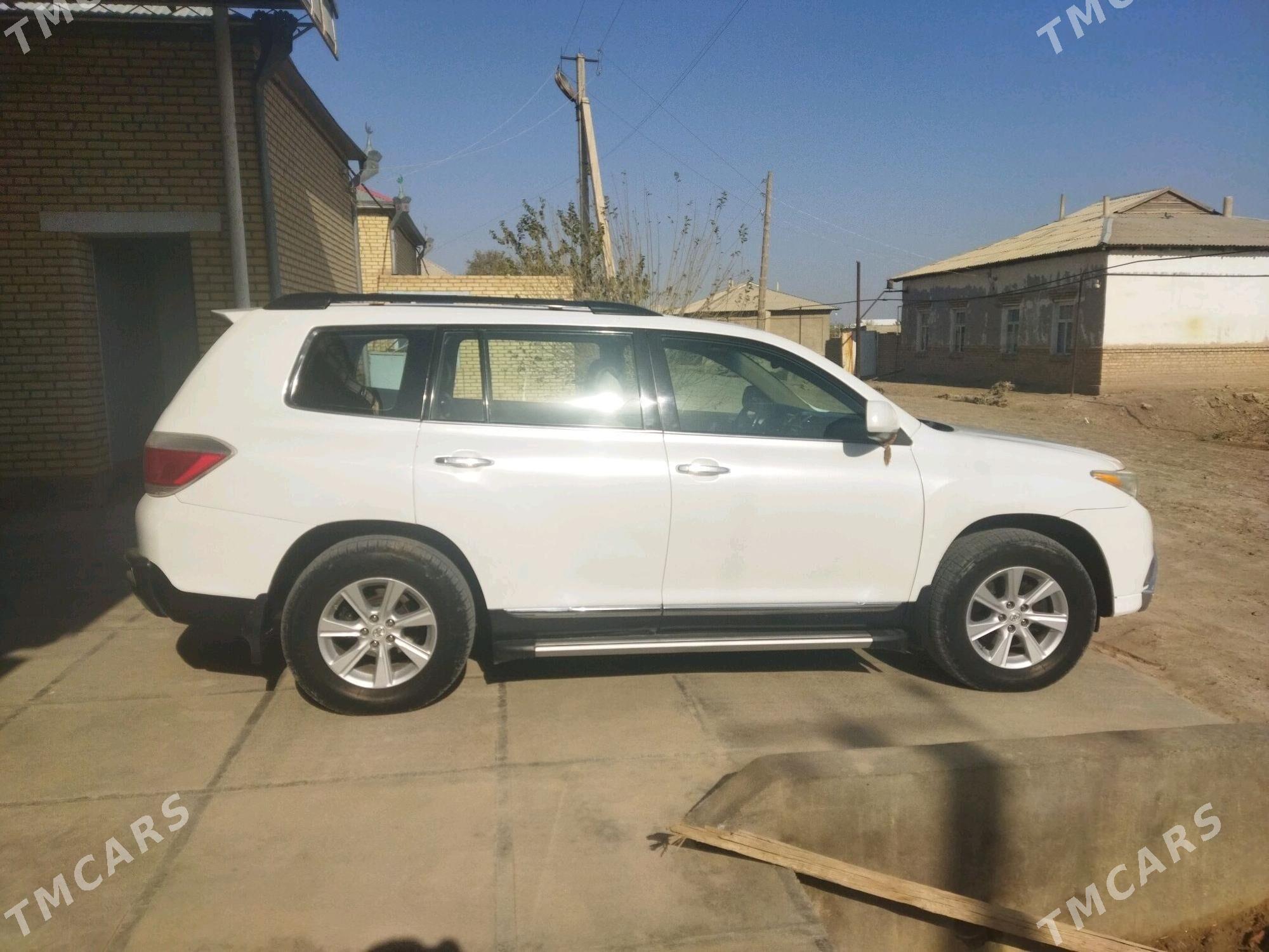 Toyota Highlander 2010 - 350 000 TMT - Baýramaly - img 4