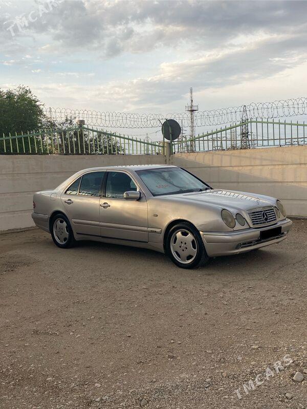 Mercedes-Benz E320 2000 - 120 000 TMT - Балканабат - img 3