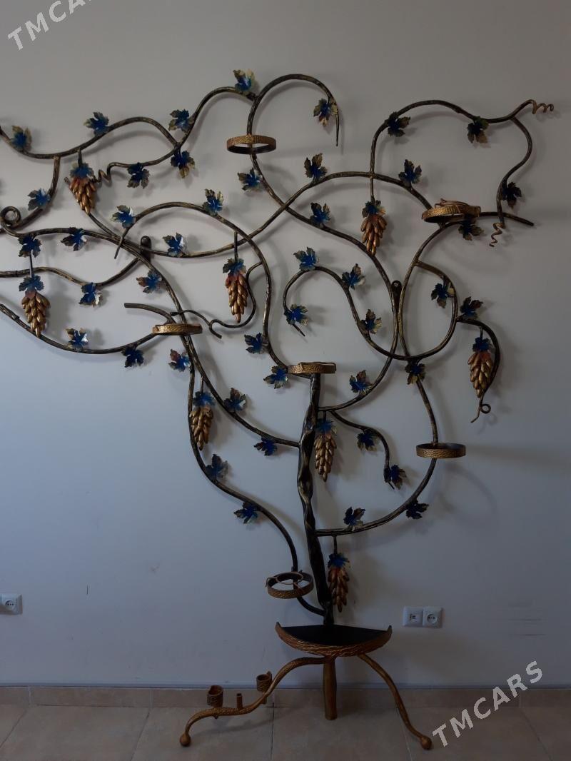 Demirden ýasalan gül goýulýan. - Parahat 8 - img 2