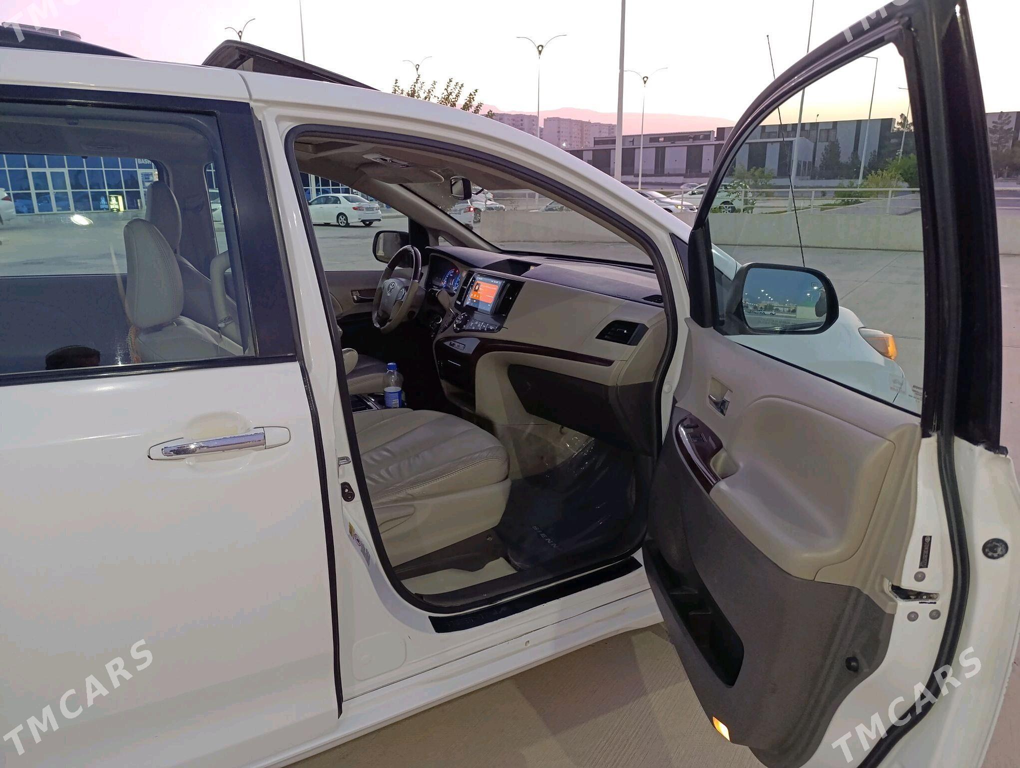 Toyota Sienna 2011 - 292 000 TMT - Ашхабад - img 8