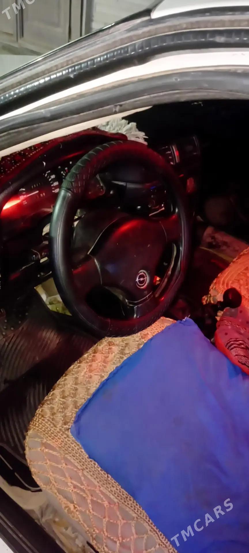 Opel Vectra 1990 - 25 000 TMT - Мургап - img 7