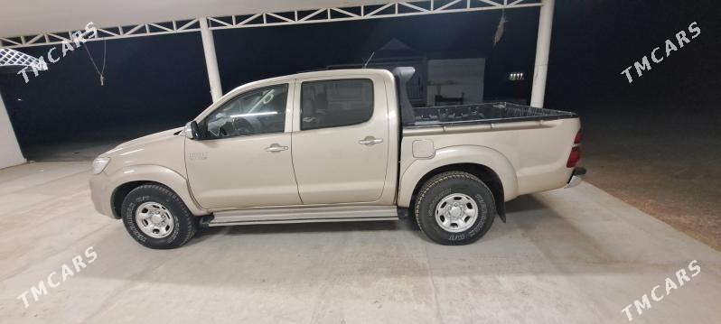 Toyota Hilux 2012 - 330 000 TMT - Esenguly - img 3