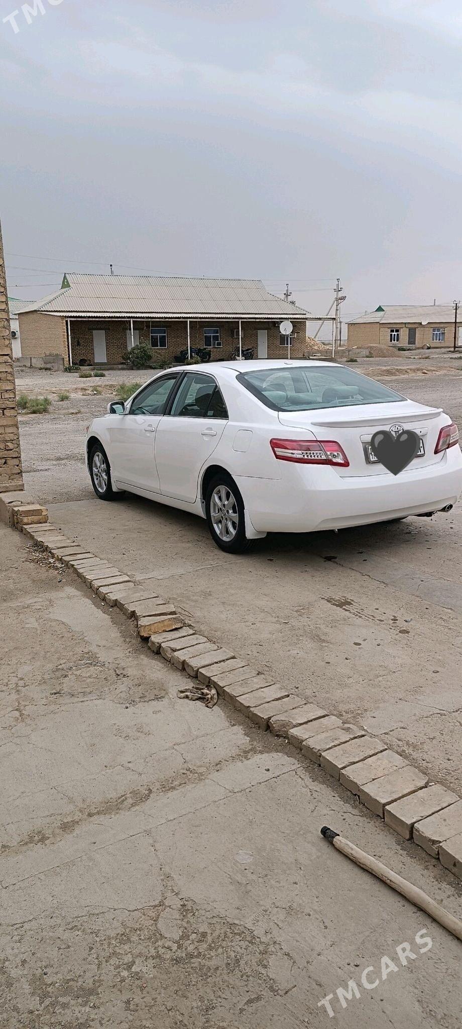 Toyota Camry 2010 - 200 000 TMT - Кака - img 4