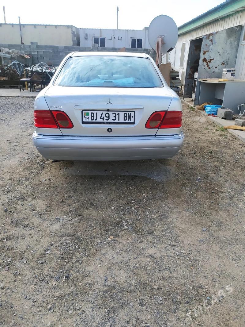 Mercedes-Benz E320 1997 - 70 000 TMT - Туркменбаши - img 3