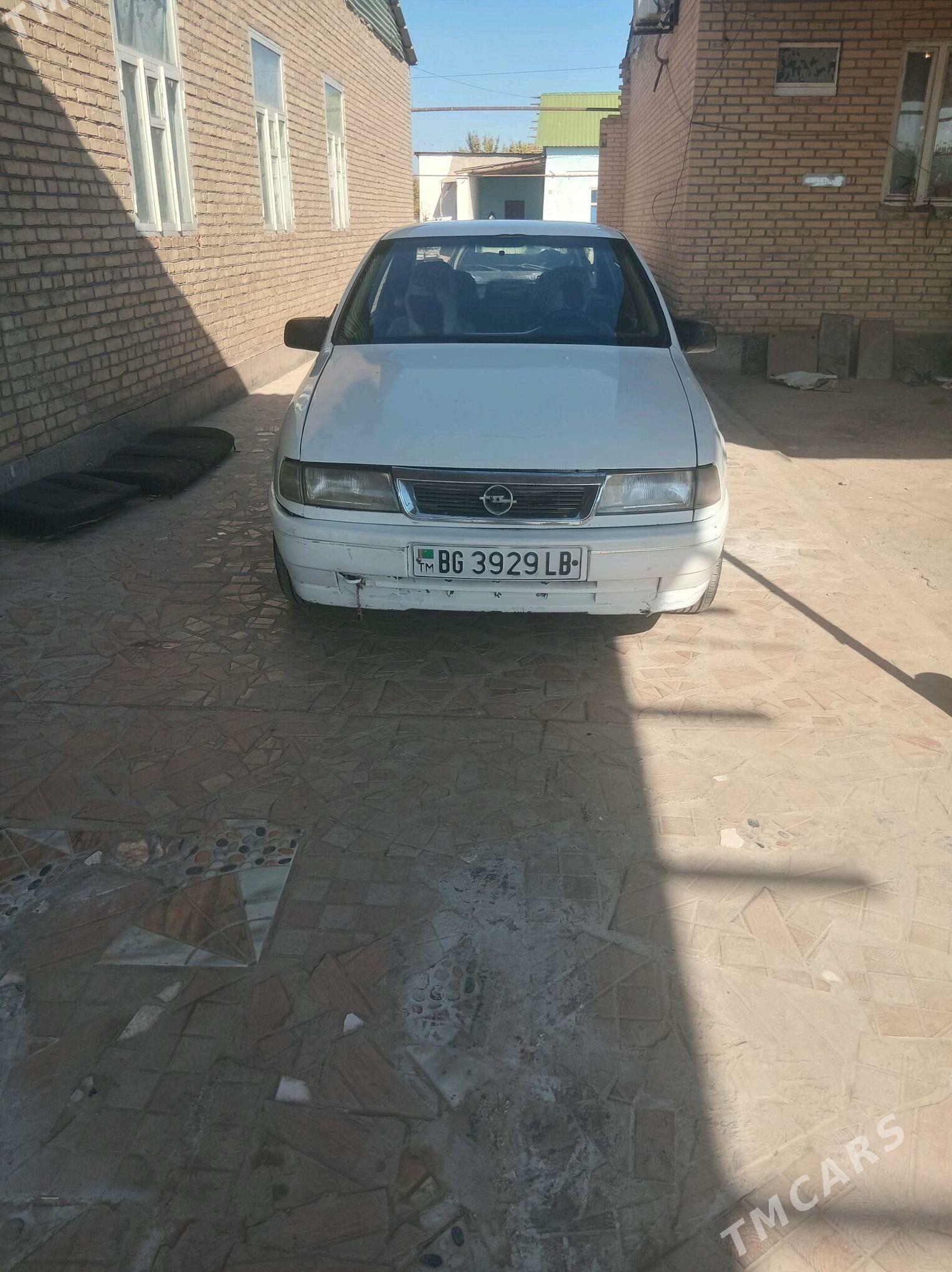 Opel Vectra 1990 - 25 000 TMT - Sakar - img 3