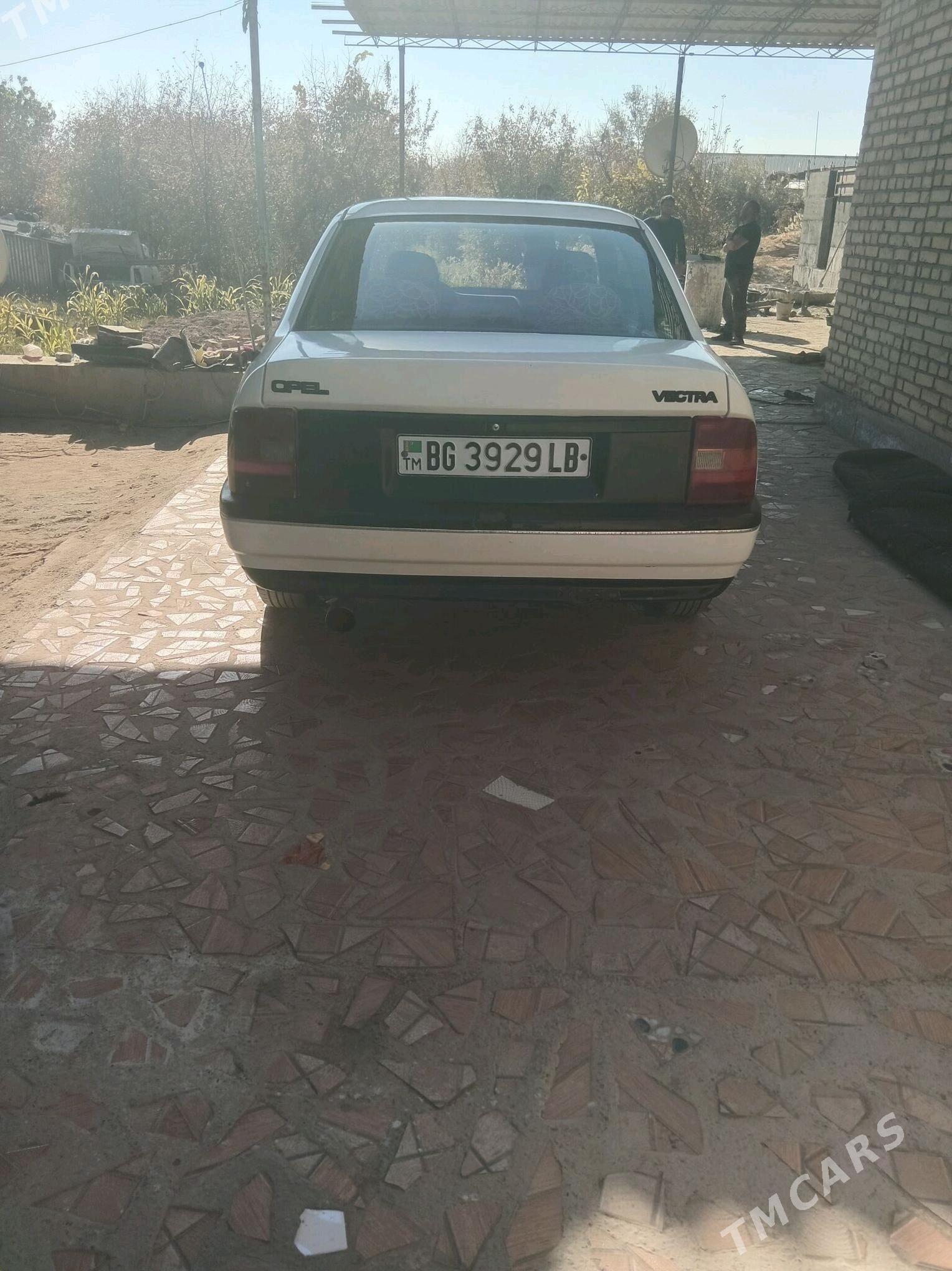 Opel Vectra 1990 - 25 000 TMT - Sakar - img 2