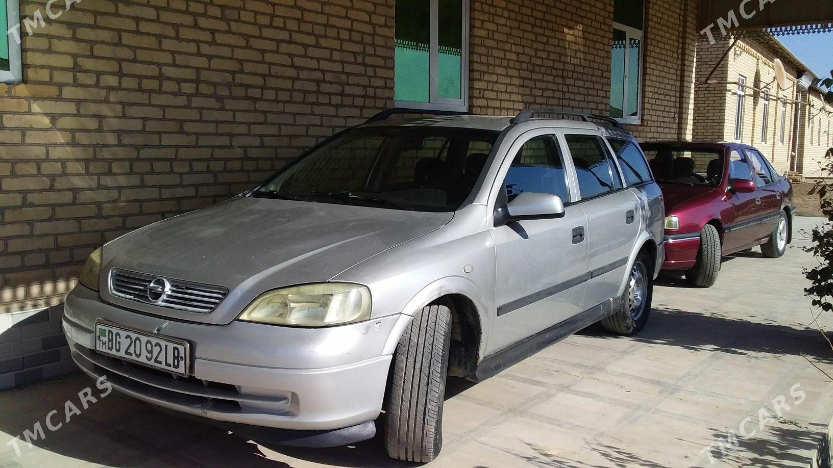 Opel Astra 2001 - 70 000 TMT - Сакар - img 1