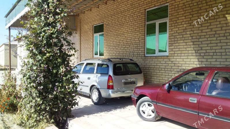 Opel Astra 2001 - 70 000 TMT - Сакар - img 9