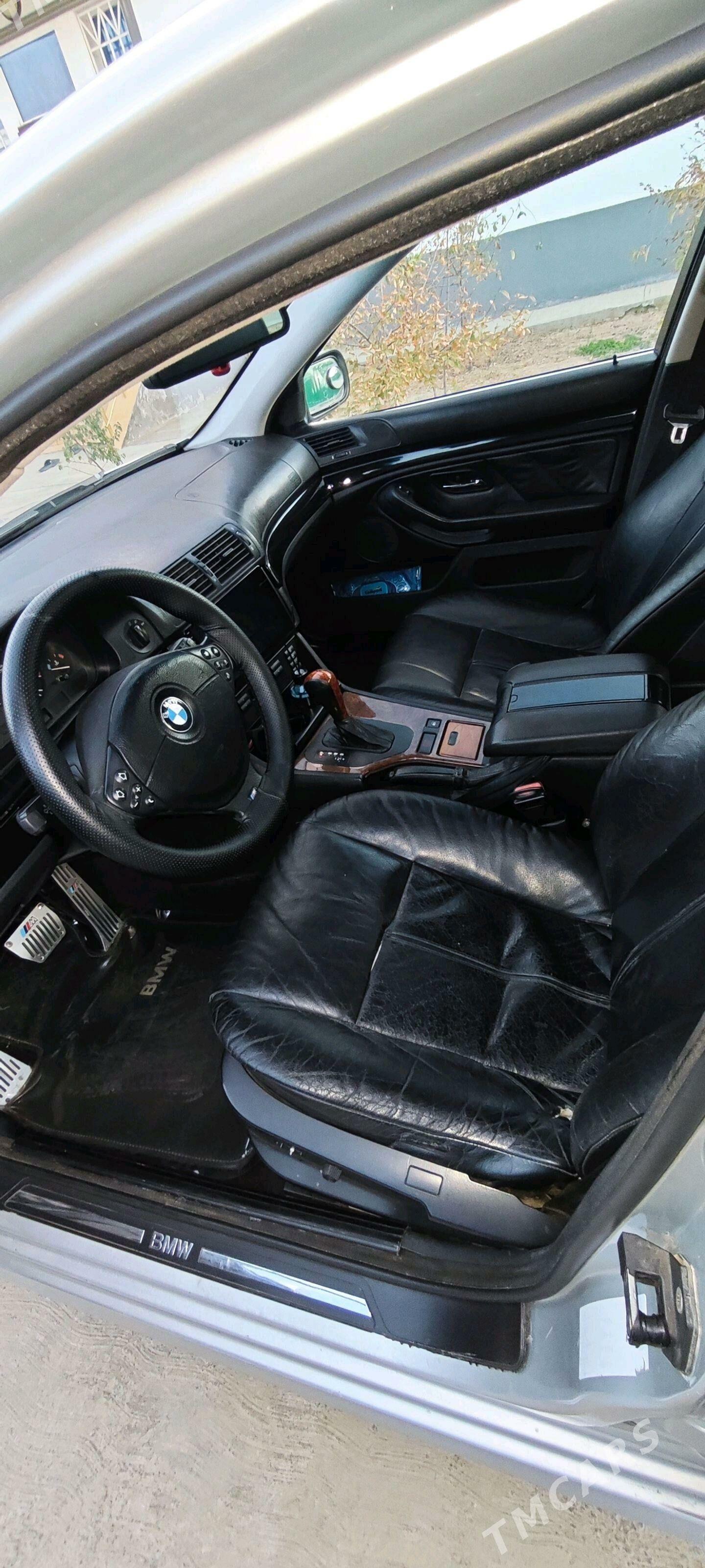 BMW E39 2002 - 110 000 TMT - Aşgabat - img 7