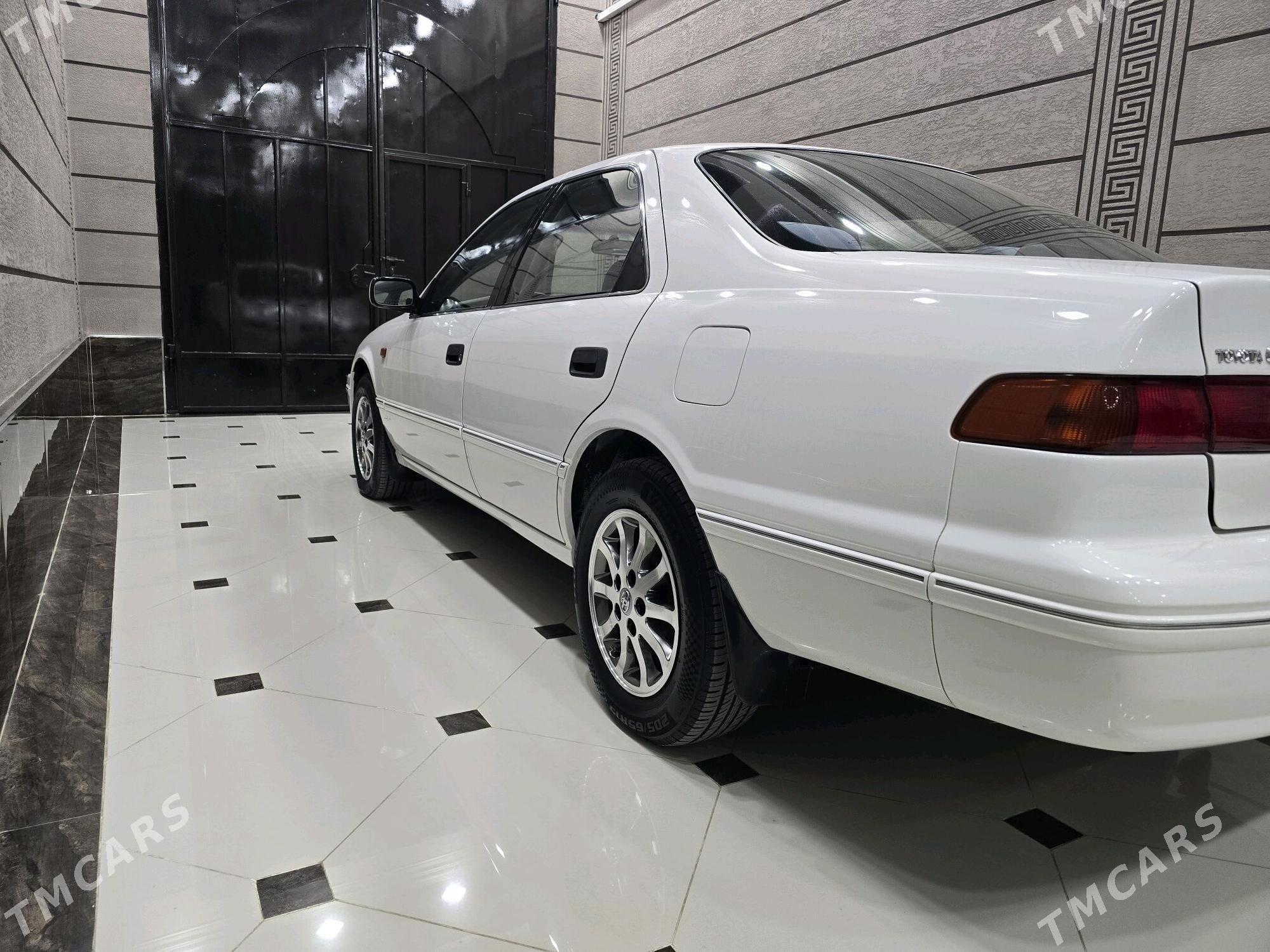 Toyota Camry 1998 - 200 000 TMT - Туркменабат - img 4