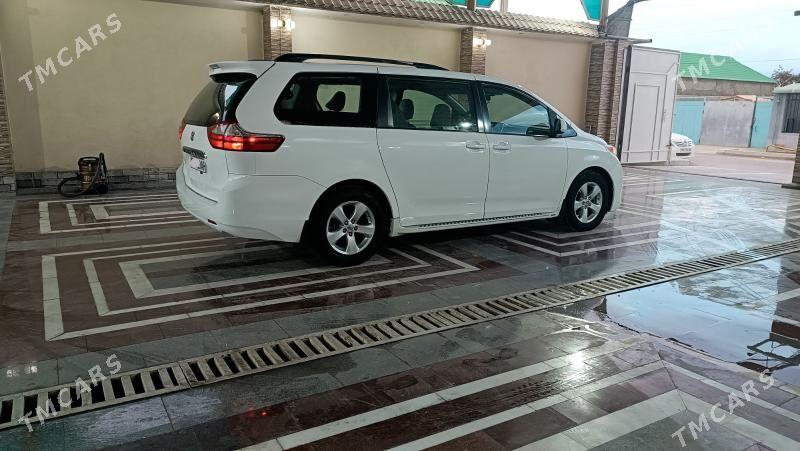Toyota Sienna 2017 - 355 000 TMT - Ашхабад - img 2